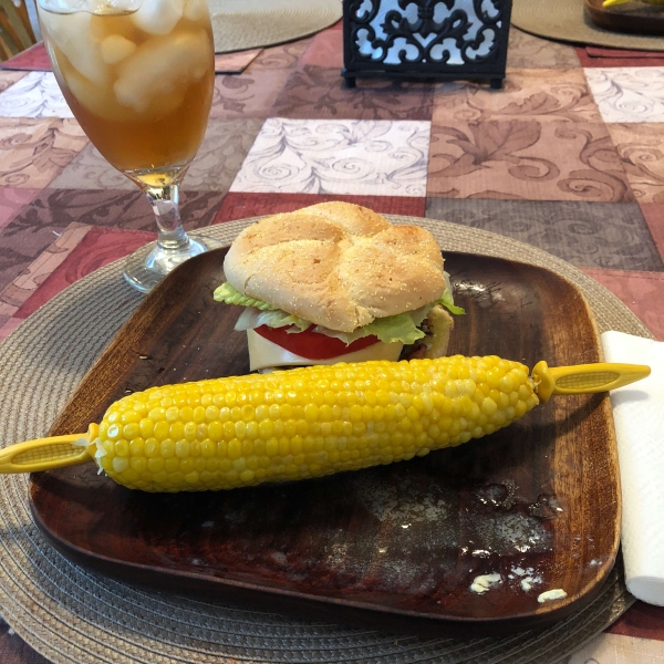 Microwave Corn on the Cob in the Husk