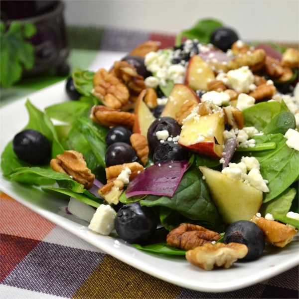 Blueberry Walnut Salad