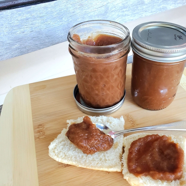 Slow Cooker Apple Butter for Food Gifts