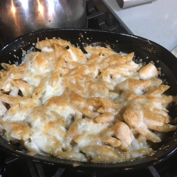 Cheesy Chicken Alfredo Pasta Bake