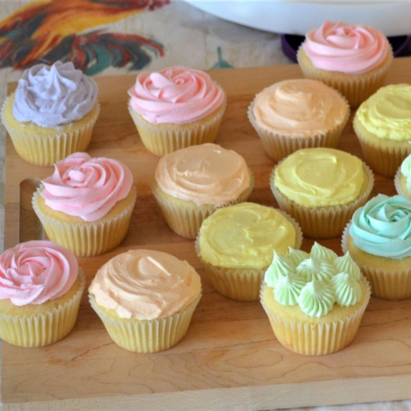 Vanilla Cupcakes with Swiss Meringue Buttercream