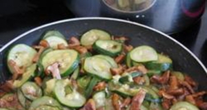 Zucchini with Chanterelle Mushrooms