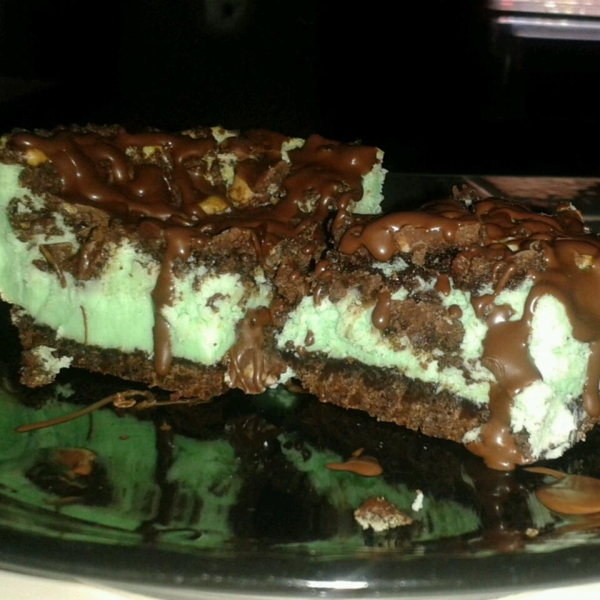 St. Patrick's Chocolate & Mint Cheesecake Bars