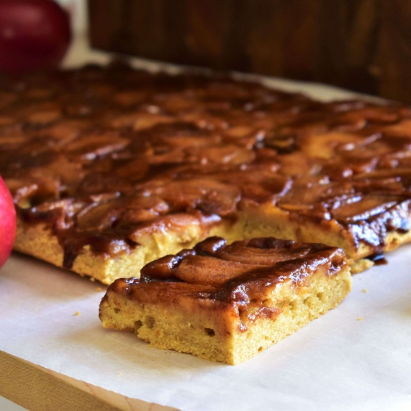 Apple Upside-Down Cake