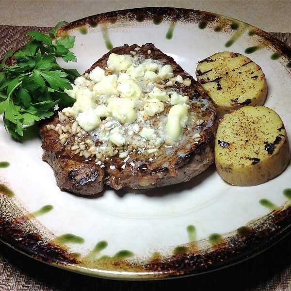 Garlicky Blue Cheese Steak