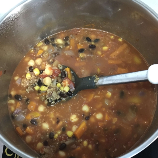 Spicy Black Bean and Quinoa Soup