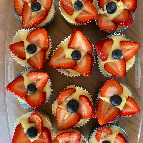 Gluten-Free Cheesecake Cupcakes