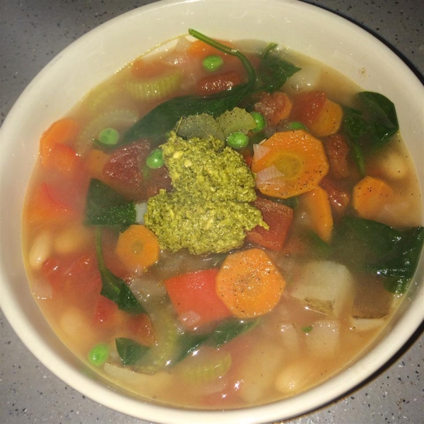 Italian Vegetable Soup with Beans, Spinach & Pesto