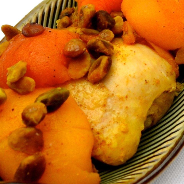 Tangy Chicken with Pistachios and Fruit