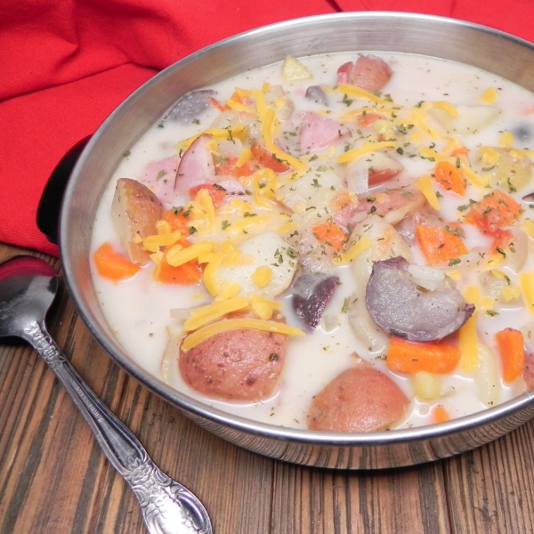 Slow Cooker Ham and Potato Soup