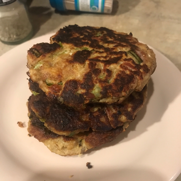 Quick and Savory Tuna Burgers