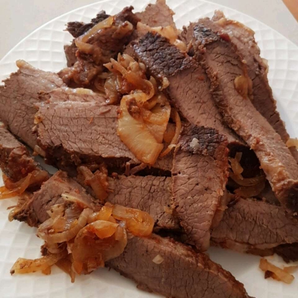 Simply the Easiest Beef Brisket