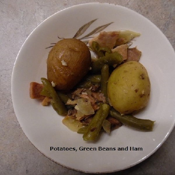 Slow Cooker Green Beans, Ham and Potatoes
