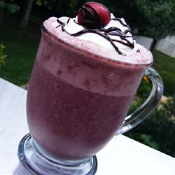 Chocolate-Cherry-Banana Breakfast Smoothie