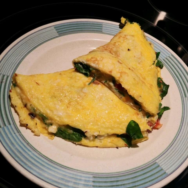 Spinach, Tomato, and Feta Egg White Omelette