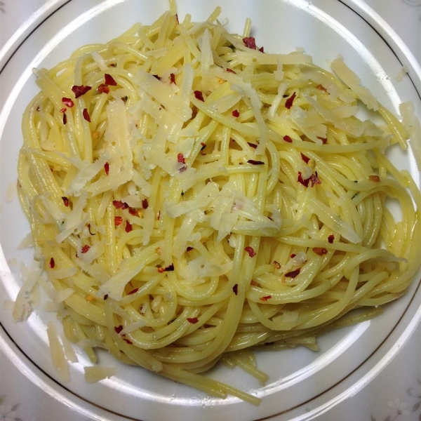 Gluten Free Spaghetti with Garlic & Red Pepper