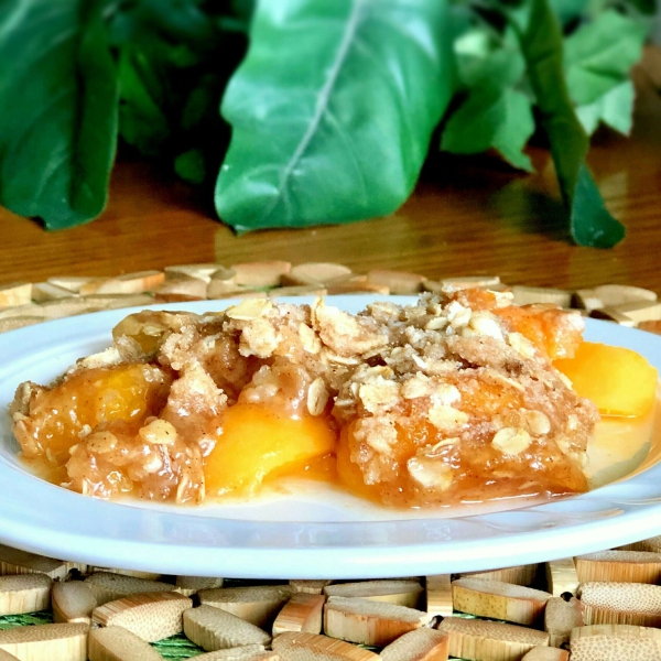 Slow Cooker Peach Crisp