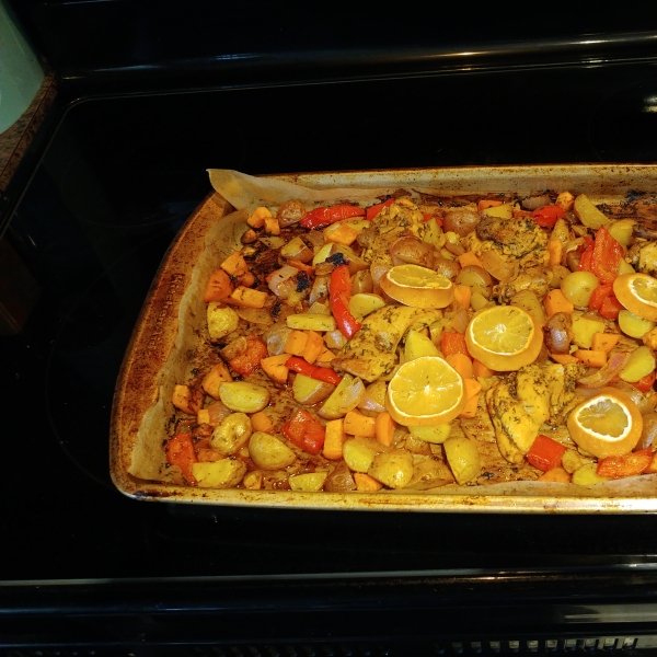 Mediterranean Chicken Sheet Pan Dinner