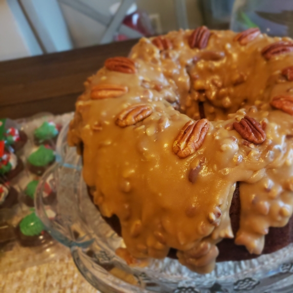 Southern Praline Pecan Cake