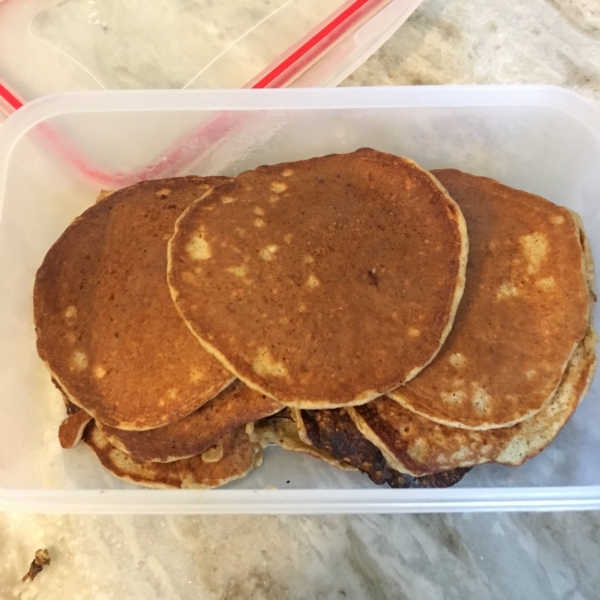 Banana-Oat Cottage Cheese Pancakes