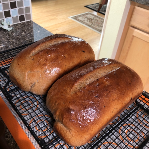 Dark and Sweet Rye Bread