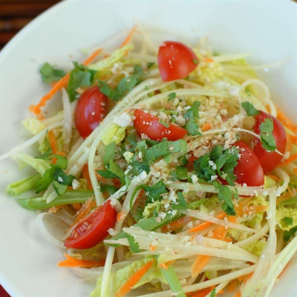 Green Papaya Salad (Som Tam Malakor)