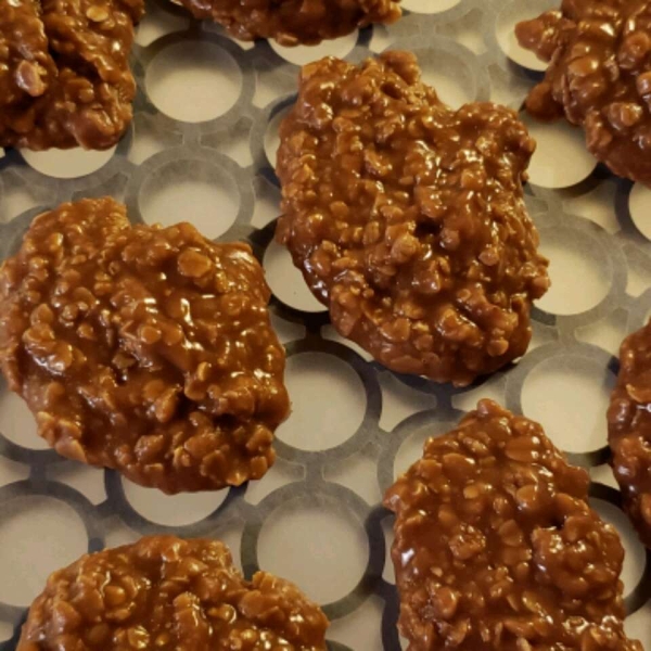 Super-Moist No-Bake Chocolate and Oatmeal Cookies