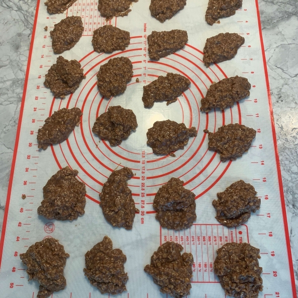 Super-Moist No-Bake Chocolate and Oatmeal Cookies