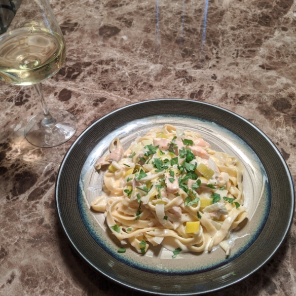 Creamy Salmon and Leek Pasta