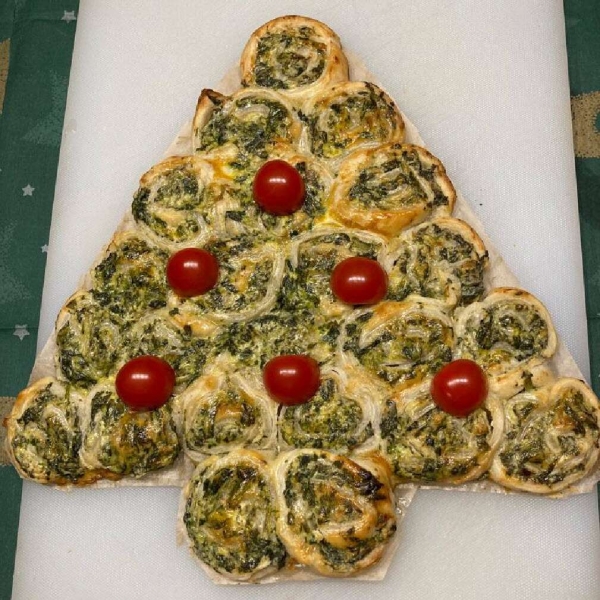 Spinach and Ricotta Puff Pastry Christmas Tree