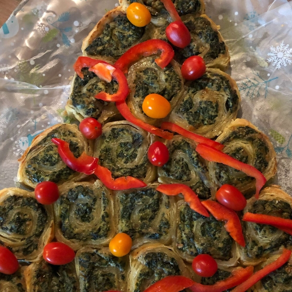 Spinach and Ricotta Puff Pastry Christmas Tree
