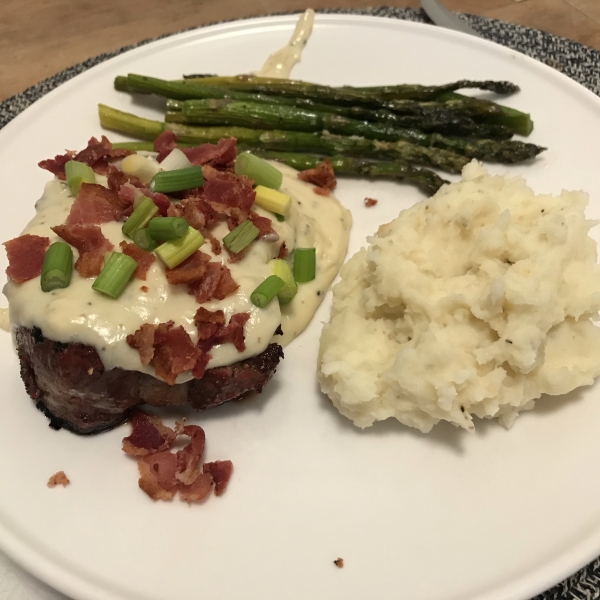 Grilled Filet Mignon with Gorgonzola Cream Sauce