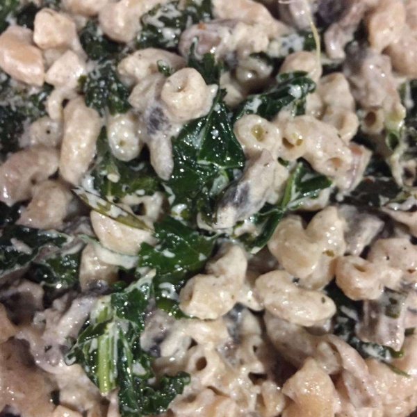 Delicious Creamed Kale With Mushrooms
