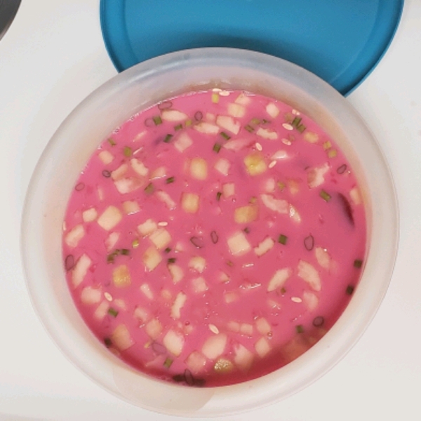 Nina's Russian Cold Beet Soup (Kholdnyk)