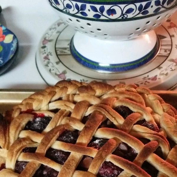 Blackberry-Chocolate Chip Pie