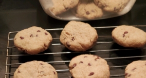 5-Ingredient Easy Chocolate Chip Cookies