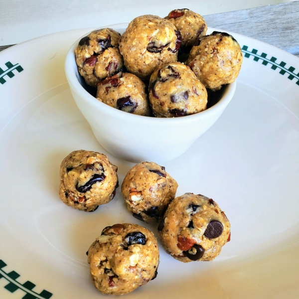 No-Bake Cranberry-Pecan Energy Balls