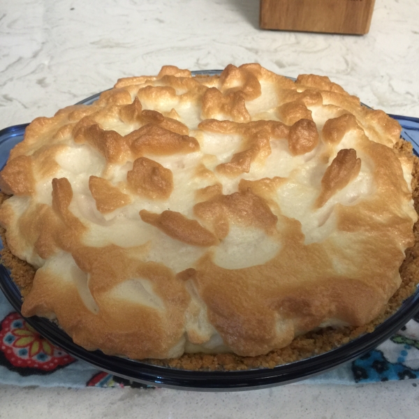 Lemon Meringue Icebox Pie