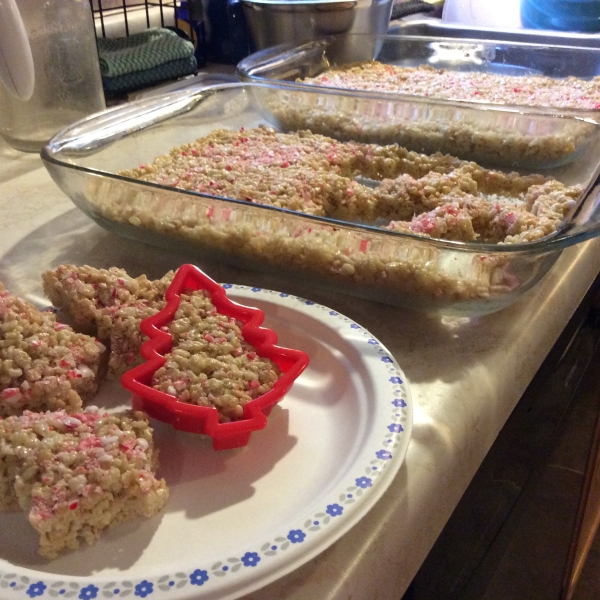 Peppermint Rice Crispies Squares