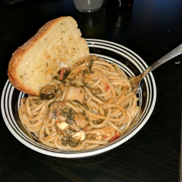 Quick and Easy Greek Spaghetti