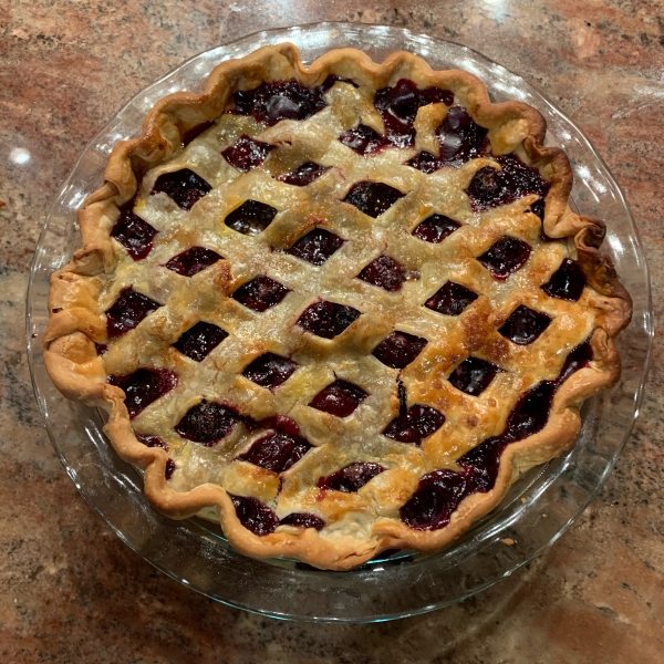 Deluxe Blackberry Pie