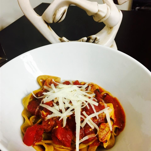 Spaghetti With Red Clam Sauce