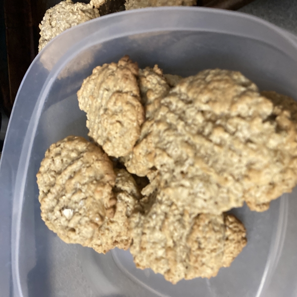 Soft Oatmeal Cookies