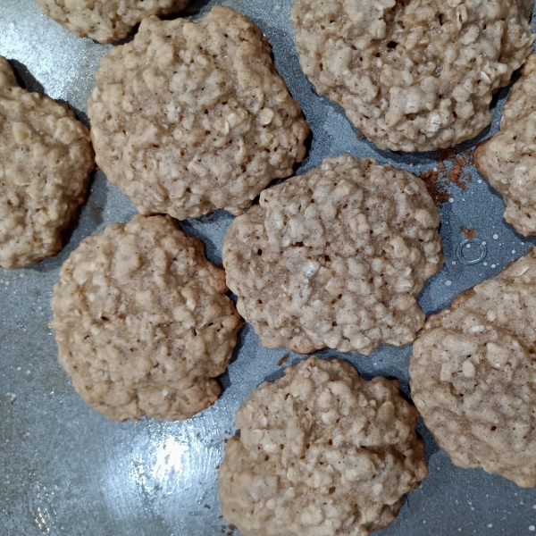 Soft Oatmeal Cookies