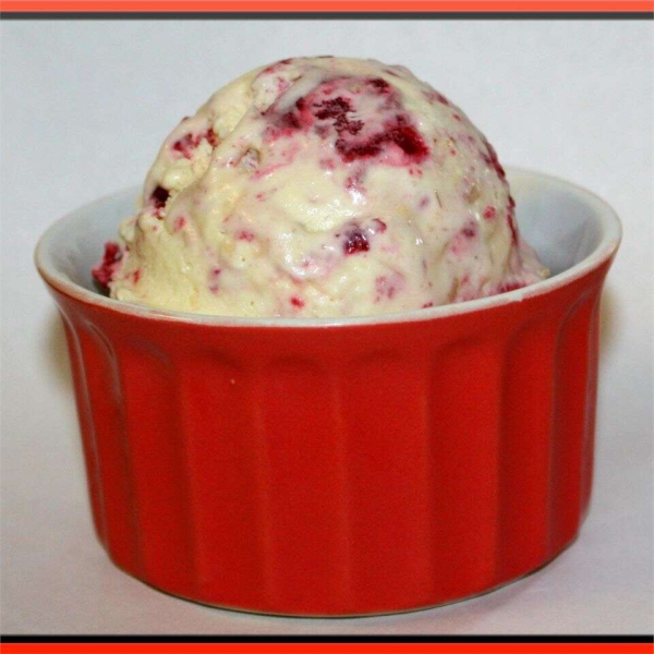 White Chocolate and Raspberry Ice Cream