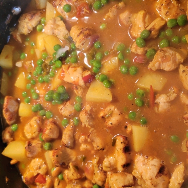 Bengali Chicken Curry with Potatoes