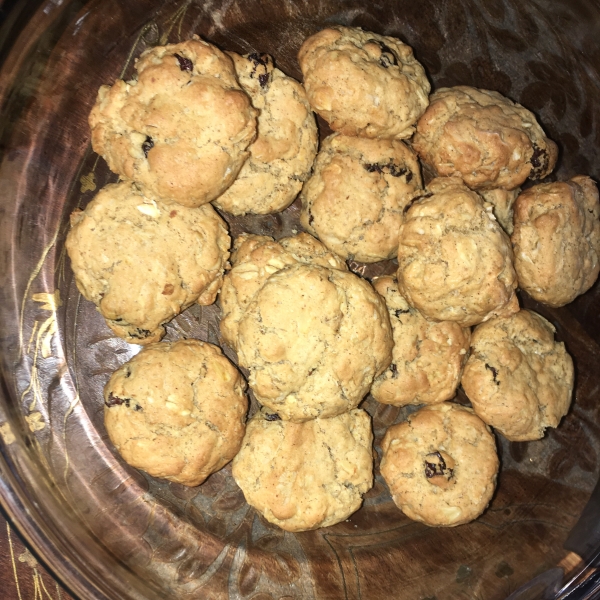 Low Sugar Oatmeal Raisin Cookie