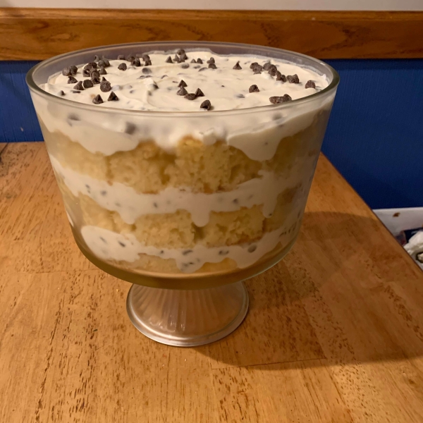 Almond Cake Cannoli Trifle