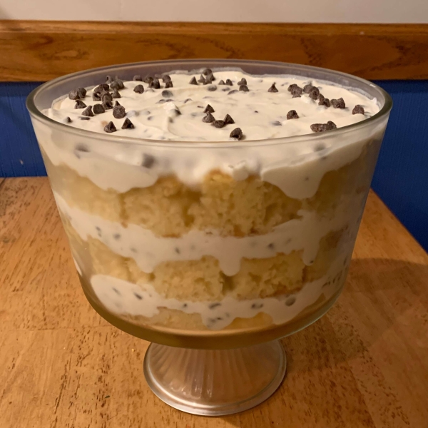 Almond Cake Cannoli Trifle