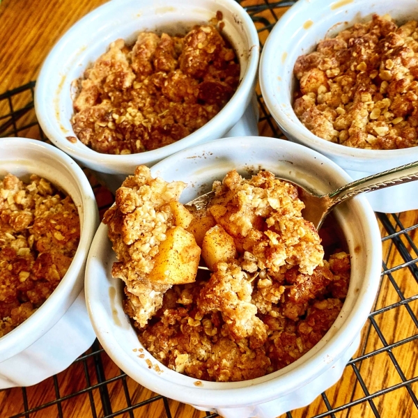 Air Fryer Apple Crisp with Oatmeal Streusel